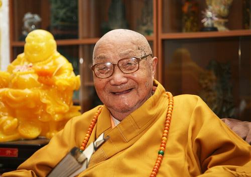 高能量的人容易被糾纏(福報大的人磁場就大)