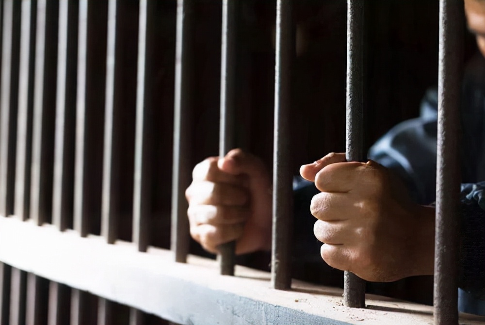 坐牢的男人有生理需求怎么辦(坐牢男人性功能有影響嗎)