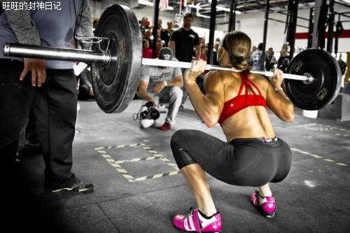深蹲100公斤什么水平（健身房100kg深蹲人多嗎）