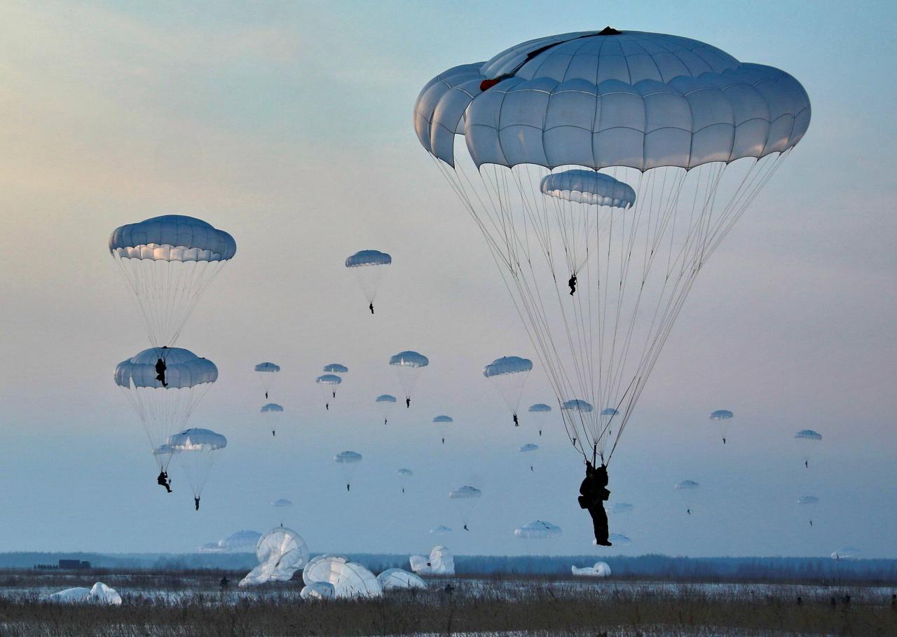 客機為什么沒有降落傘 (mu5735為什么墜毀)