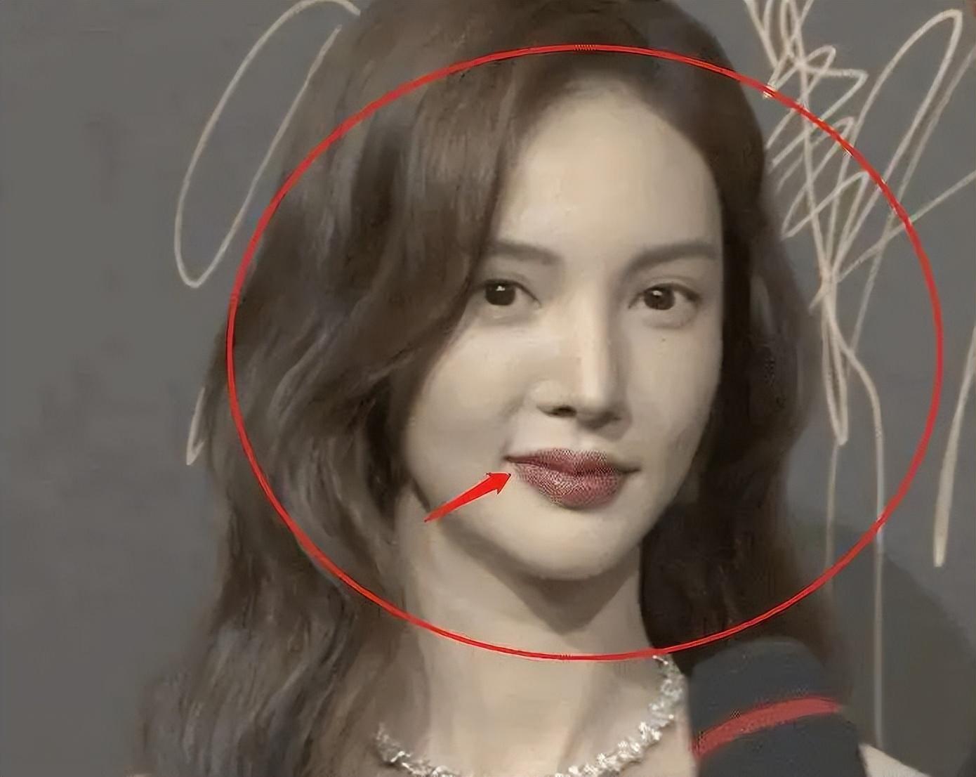 柳巖為什么嘴歪(柳巖嘴歪面相)