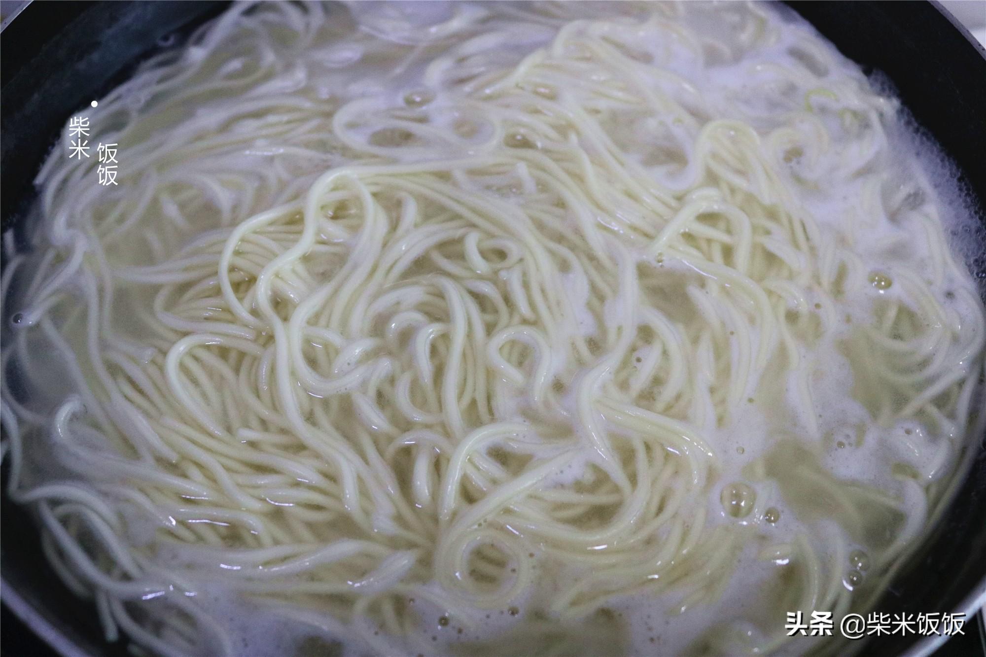 肉絲炒面的做法 肉絲炒面的做法視頻