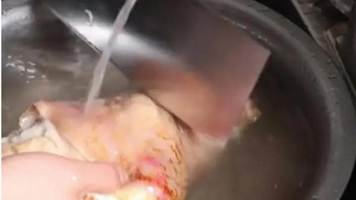 豬肘子在家如何做(豬肘子在家怎么做)