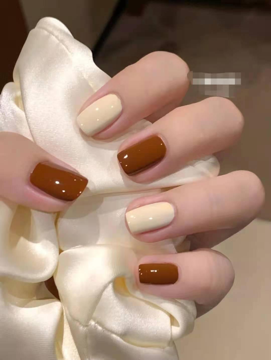 美甲圖片2021新款式冬季顯白 2021美甲最新款圖片
