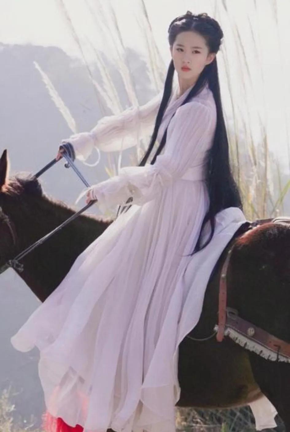 射雕英雄傳為什么有2個(gè)裘千仞(射雕英雄傳裘千仞和全真七子打是哪集)