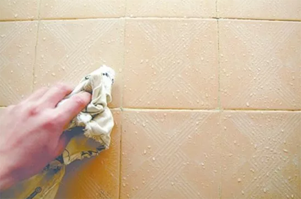 梅雨季節(梅雨季節房間潮濕怎么能讓干燥)