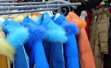 亮皮的羽絨服可以放洗衣機洗嗎