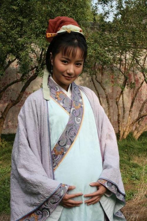 易安居士指的是誰(易安居士是指哪位詩人)