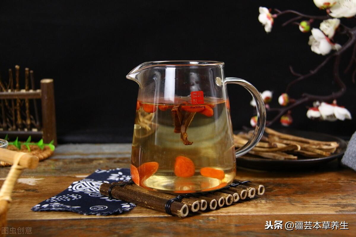 靈芝泡水的功效和作用(丹參靈芝泡水喝的功效與作用)