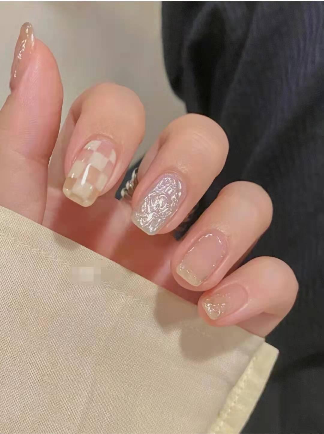 美甲圖片2021新款式冬季顯白 2021美甲最新款圖片