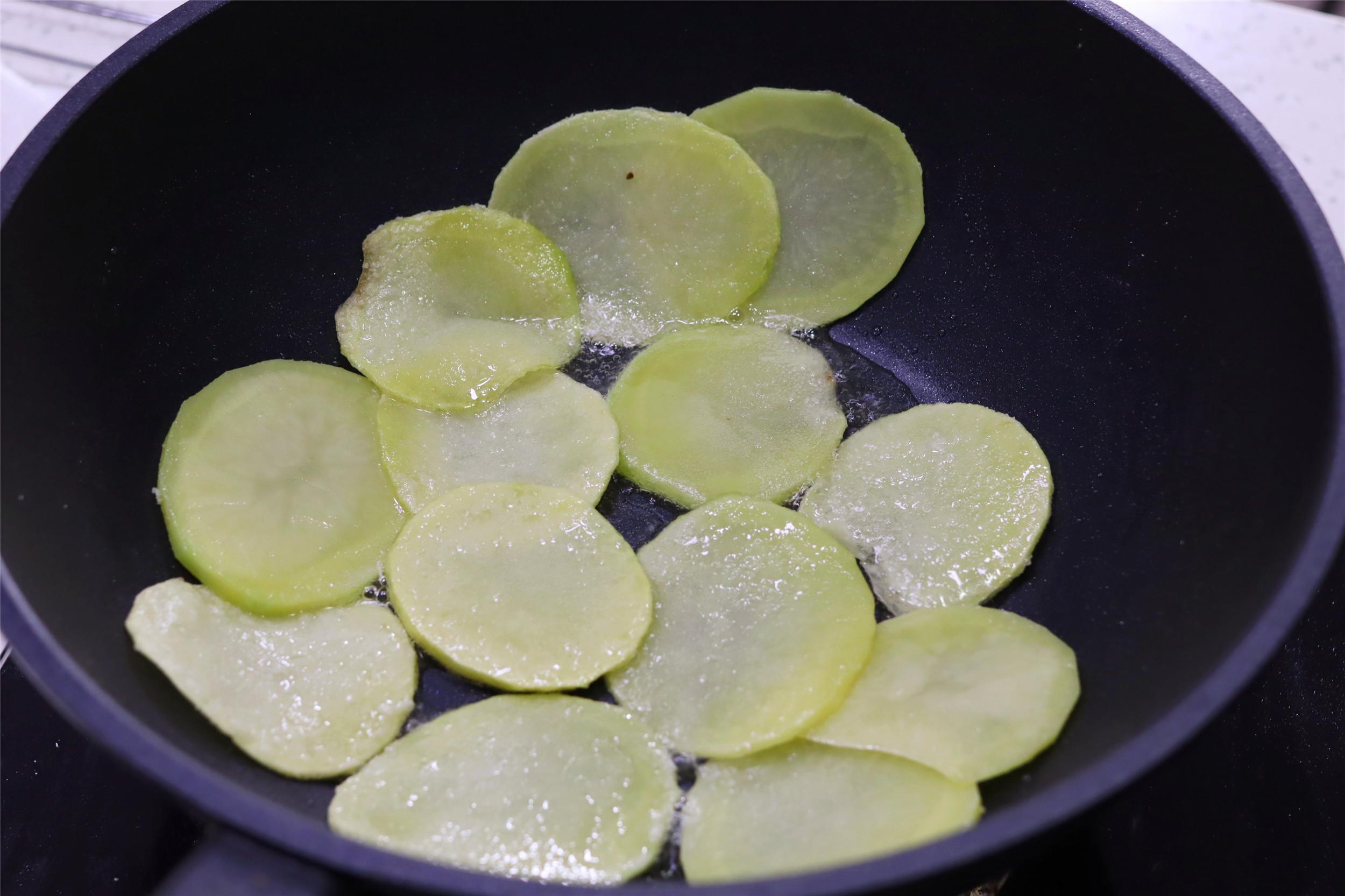 熱文干鍋土豆怎么做(干鍋土豆的做法)