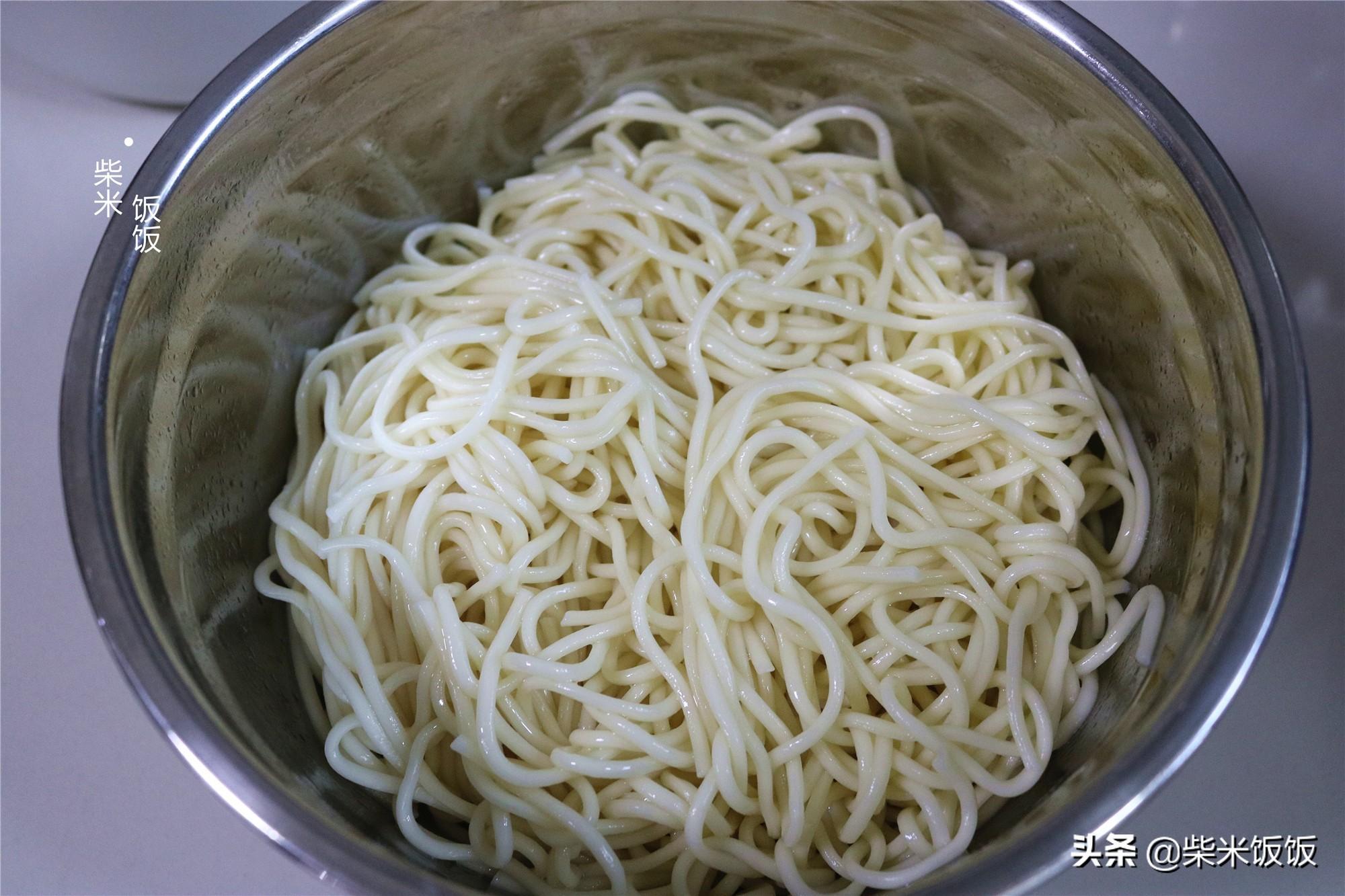 肉絲炒面的做法 肉絲炒面的做法視頻