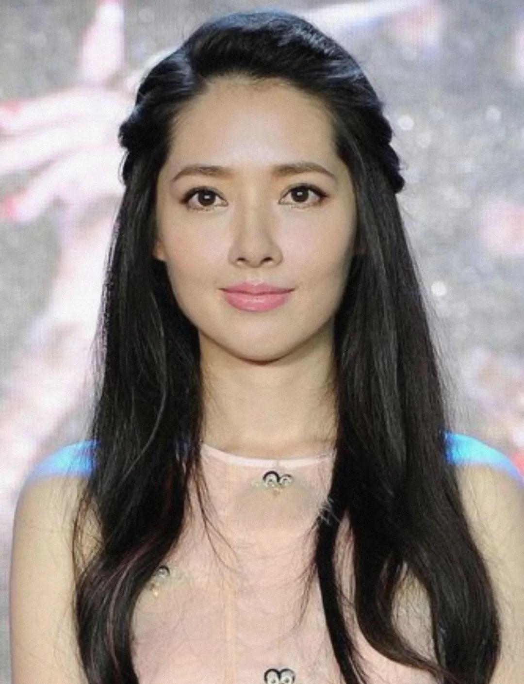 柳巖為什么嘴歪(柳巖嘴歪面相)