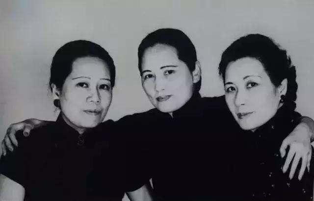 熱文民國四大家族分別指的是哪四個姓氏(民國四大家族指的是哪四個姓氏)