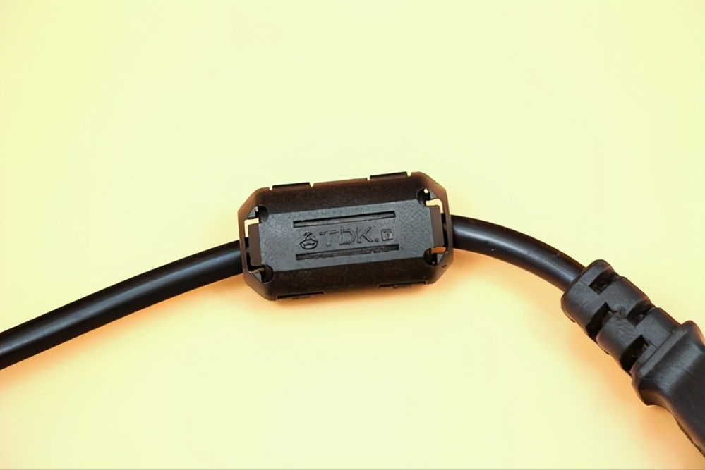 漫步者音箱電流聲滋啦聲特大(漫步者音箱電流聲很大)