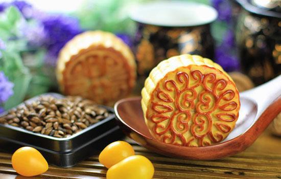 吃月餅時(shí)配什么茶最好(吃月餅時(shí)搭配哪種飲品更好)