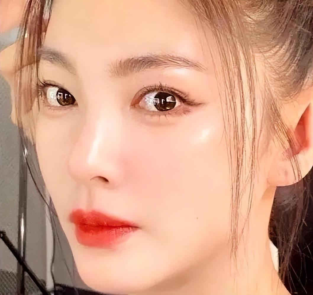 柳巖為什么嘴歪(柳巖嘴歪面相)