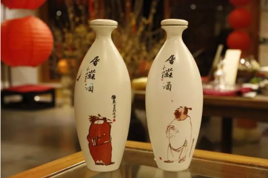 熱文春風送暖入屠蘇出自哪里(春風送暖入屠蘇的屠蘇指什么)