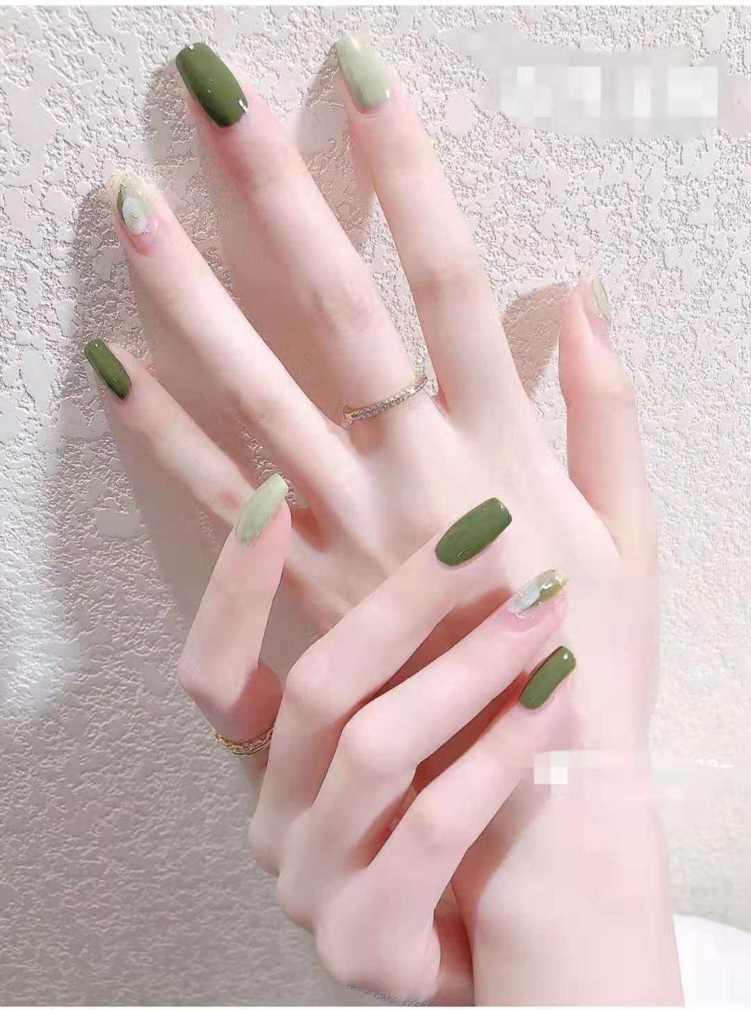 美甲圖片2021新款式冬季顯白 2021美甲最新款圖片