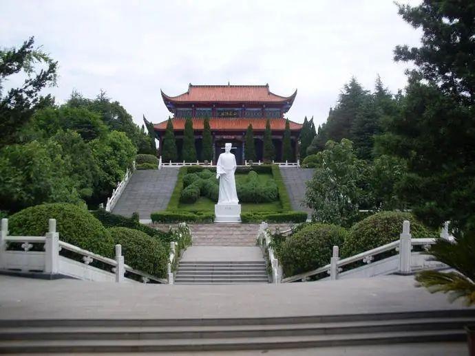 赤膽忠心說的是誰(赤膽忠心是指誰)