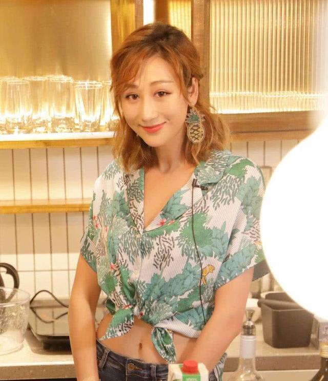 蔣麗莎個人資料簡介(生了幾個男孩幾個女孩？)