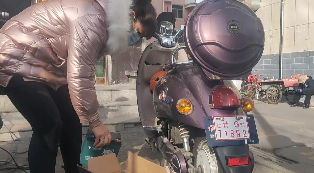 三輪車什么電池最耐用（三輪車換什么電瓶最耐用）