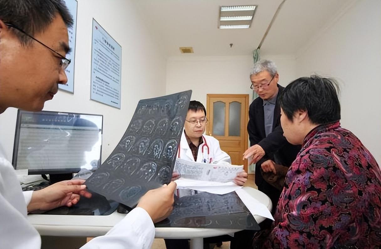 教授和主任醫(yī)師哪個(gè)更有經(jīng)驗(yàn)（看病主任厲害還是教授）