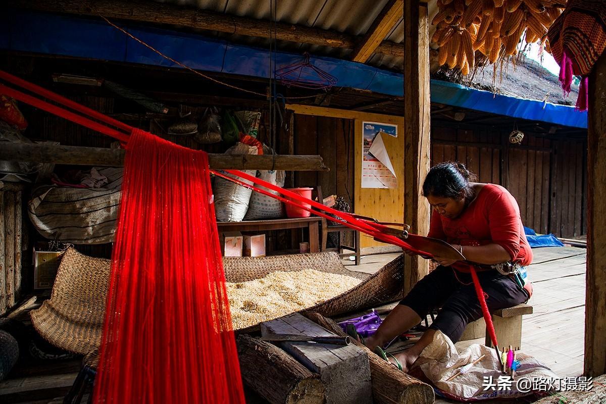 中國最后一個原始部落在哪里(云南省原始部落女人住樹上)