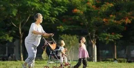 男子離婚后被判賠丈母娘16萬(wàn)帶娃費(fèi)，網(wǎng)友一致認(rèn)為李某應(yīng)付帶娃費(fèi)