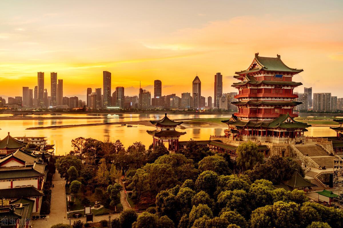 最新十大火爐城市排名(中國(guó)十大最熱的城市排名)