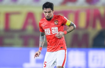 李鐵戰(zhàn)術(shù)問題不想多說，賽后中國國家隊主帥李鐵出席賽后發(fā)布會