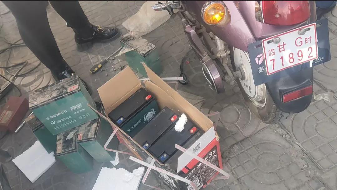 三輪車什么電池最耐用（三輪車換什么電瓶最耐用）