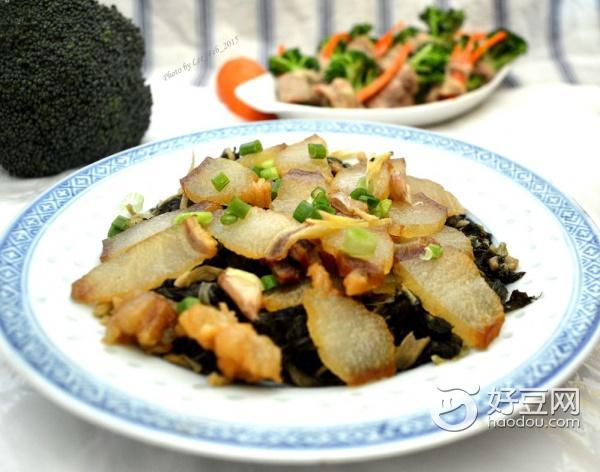 曬臘腸時需要用針扎孔嗎