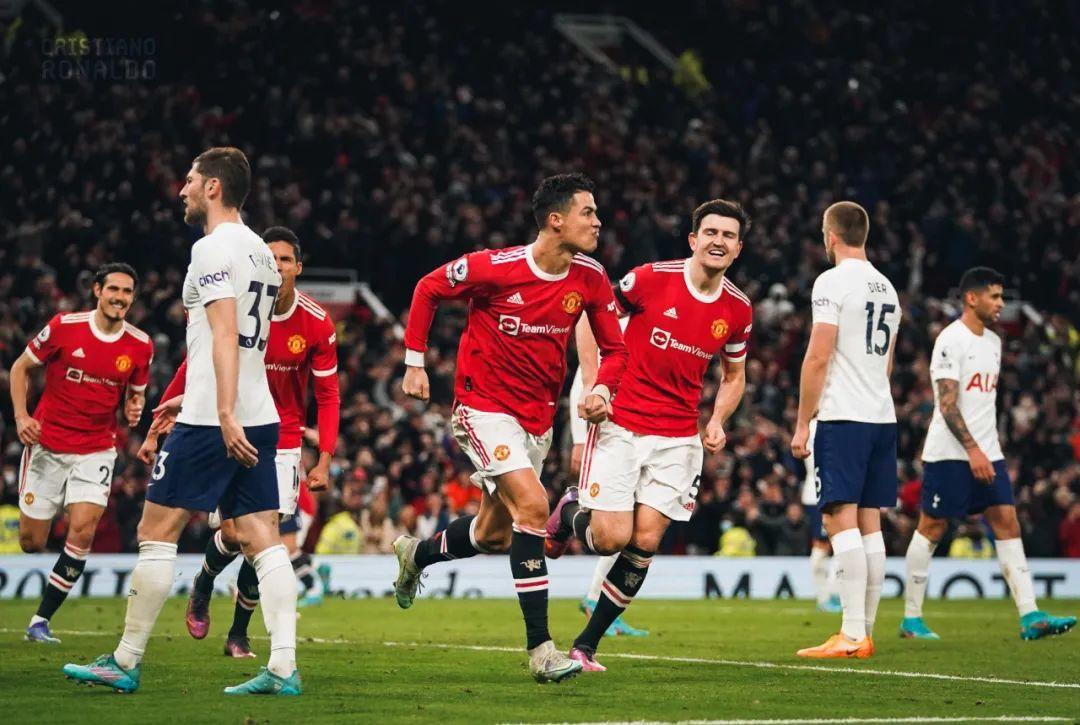 曼聯(lián)3球大逆轉(zhuǎn)C羅上演絕殺，曼聯(lián)登上F小組第一的位置