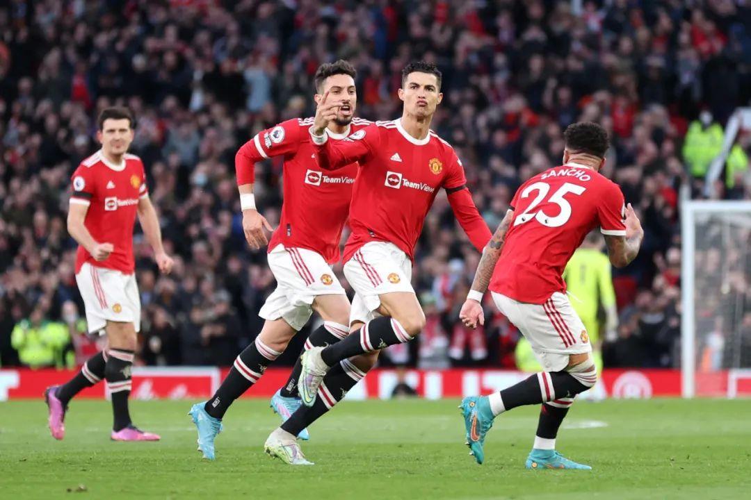 曼聯(lián)3球大逆轉(zhuǎn)C羅上演絕殺，曼聯(lián)登上F小組第一的位置