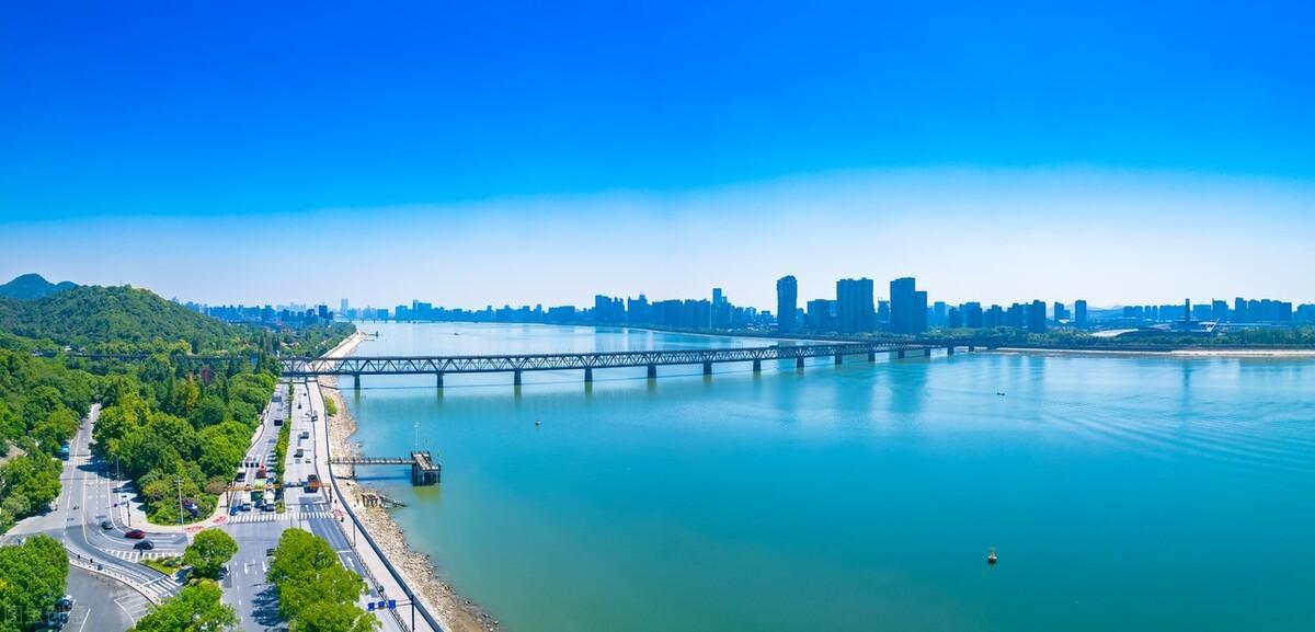 中國最富的省排名榜(中國前十名有錢的省)