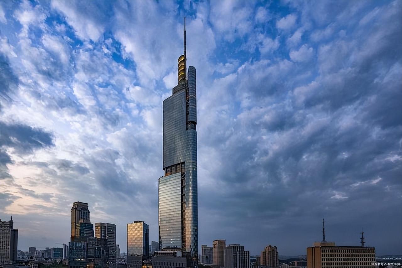 紫峰大廈介紹（關(guān)于南京紫峰大廈的資料）