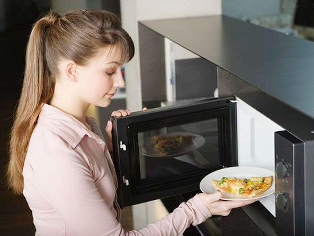 微波爐和烤箱，買哪個劃算？(微波爐和烤箱的區別)