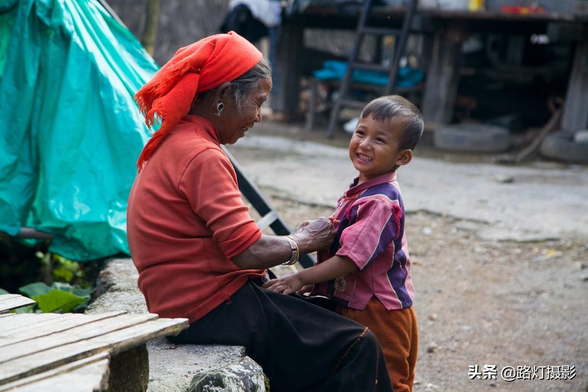 中國最后一個原始部落在哪里(云南省原始部落女人住樹上)