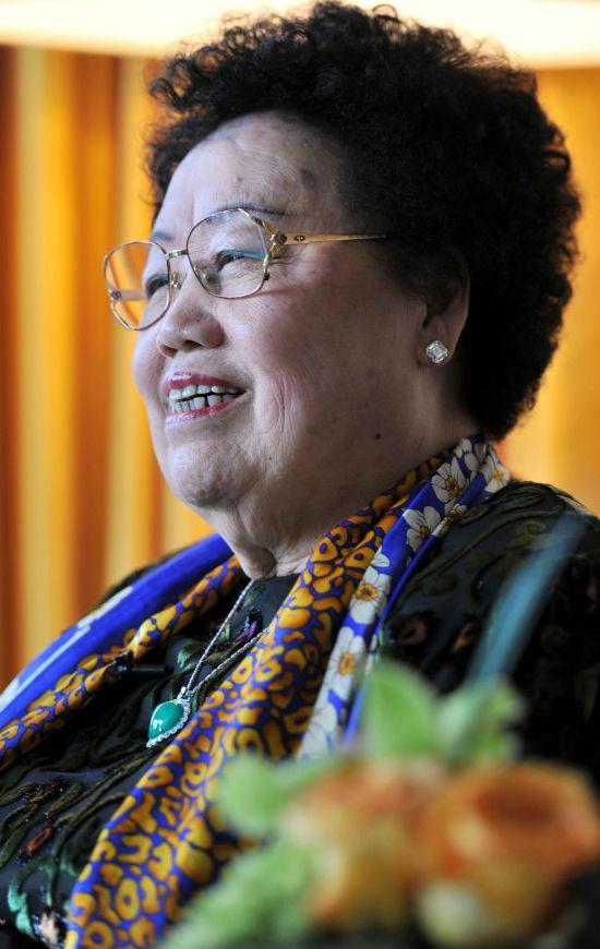 陳麗華公司資產(chǎn)多少(富華國際集團董事長)