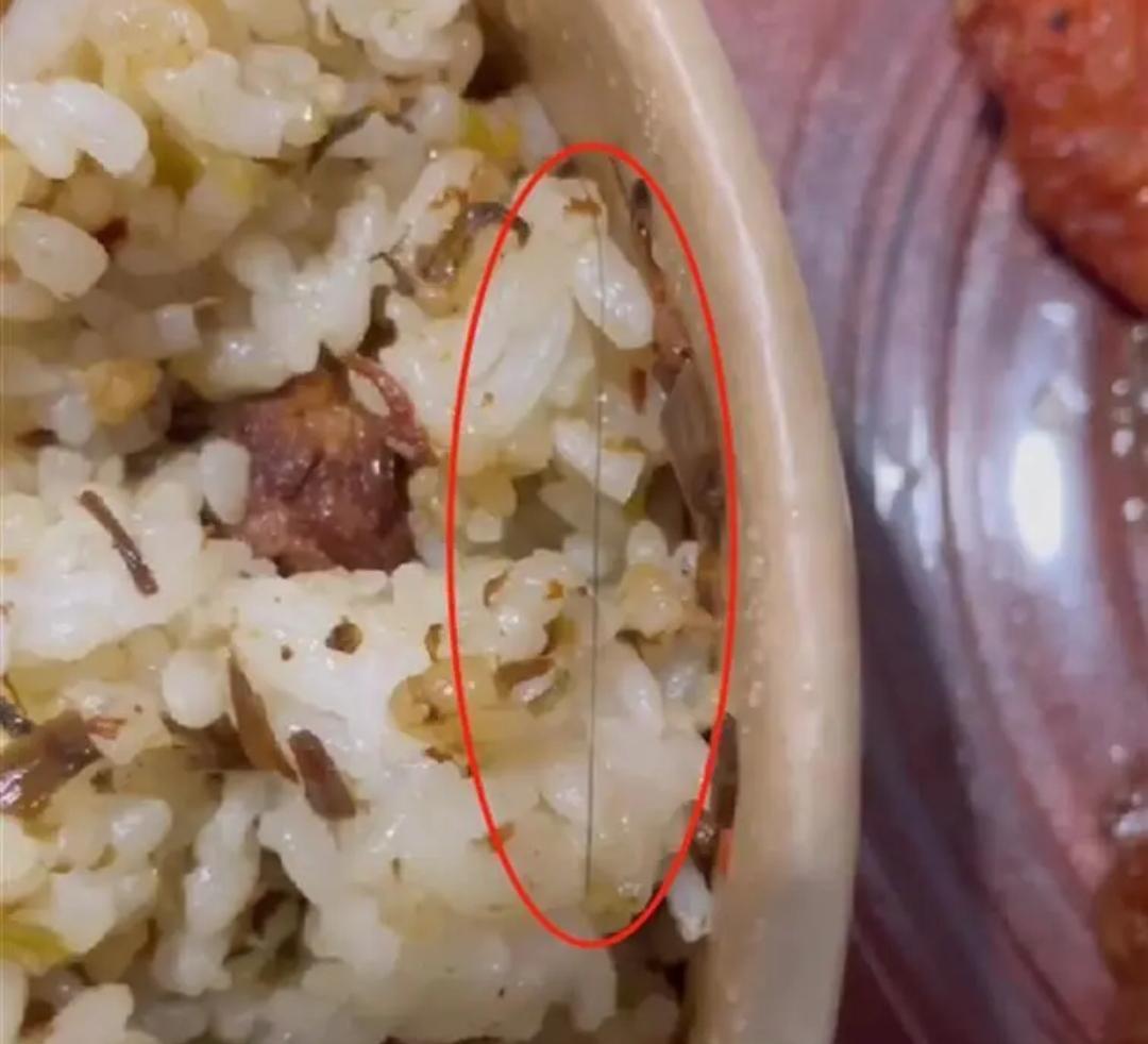 外賣(mài)有頭發(fā)老板帶員工剪寸頭(店長(zhǎng)帶員工剪寸頭)