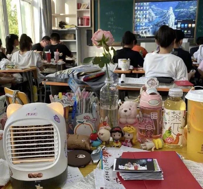 孩子網戀怎么辦(初中孩子網戀四種教育方式)