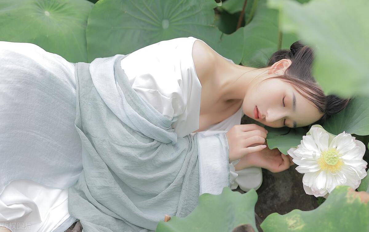 人來人往非常熱鬧心情句子